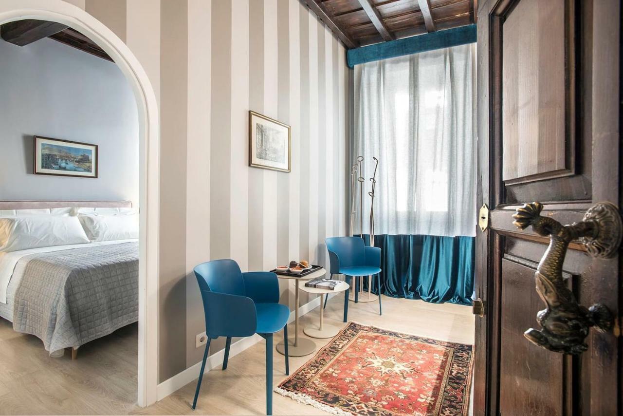 La Finestra Su Fontana Di Trevi - Charming View Apartman Róma Kültér fotó