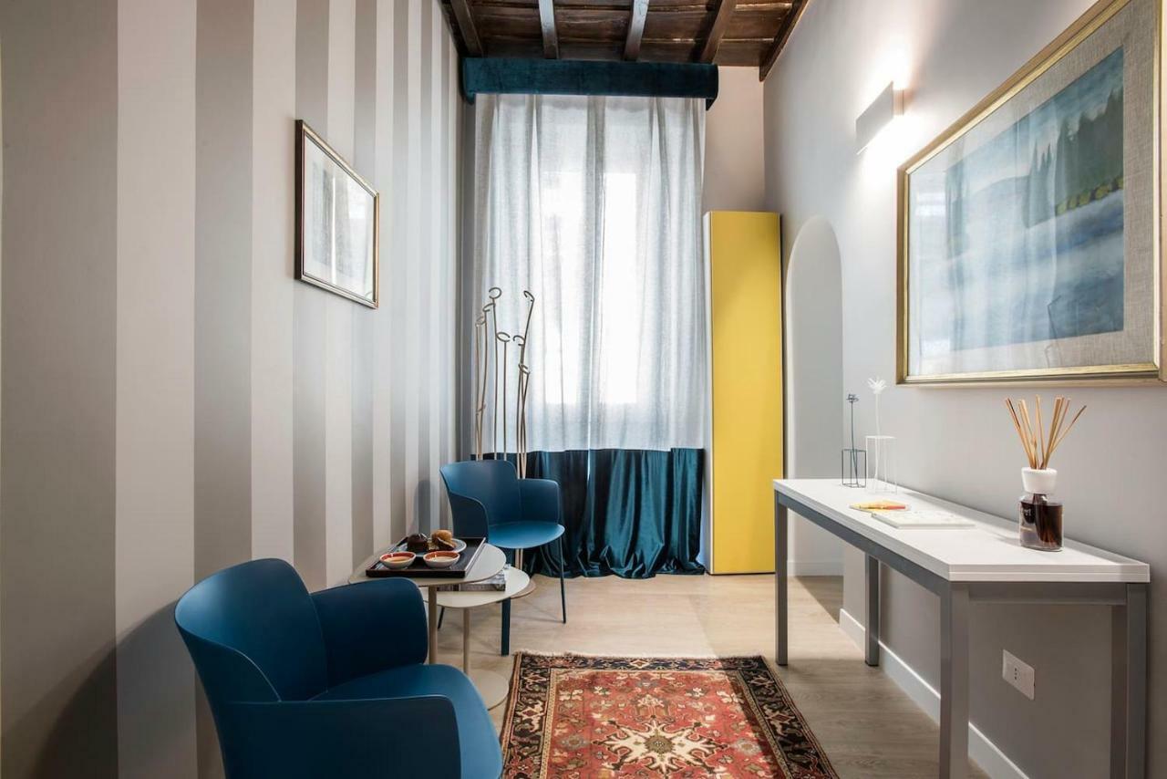 La Finestra Su Fontana Di Trevi - Charming View Apartman Róma Kültér fotó