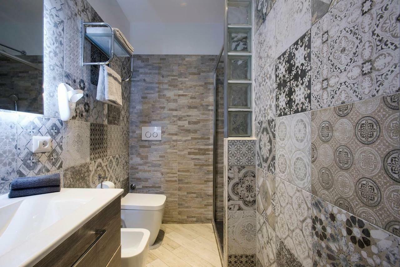 La Finestra Su Fontana Di Trevi - Charming View Apartman Róma Kültér fotó