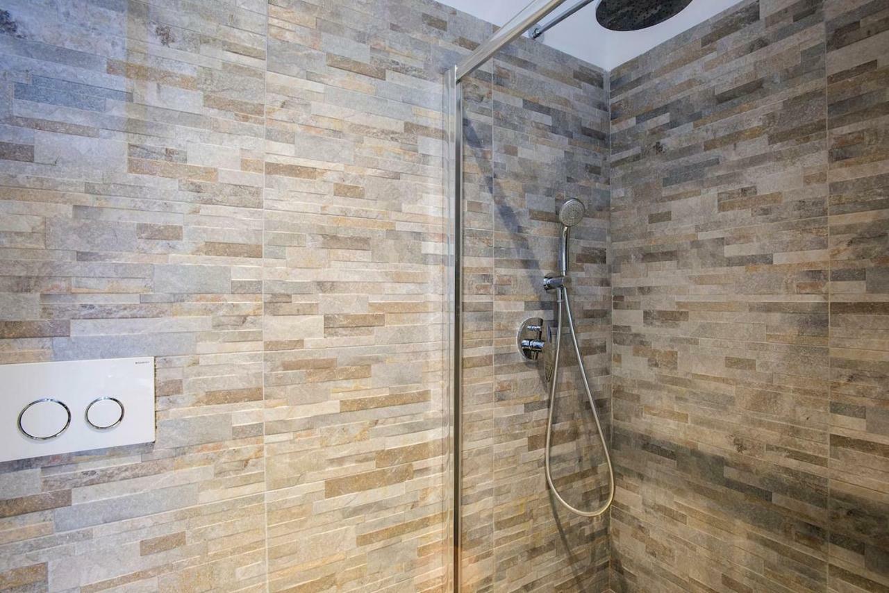 La Finestra Su Fontana Di Trevi - Charming View Apartman Róma Kültér fotó