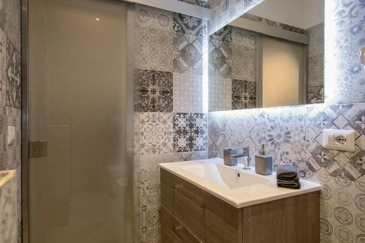 La Finestra Su Fontana Di Trevi - Charming View Apartman Róma Kültér fotó